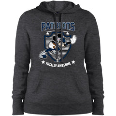 Nfl – New England Patriots Totally Awesome Mickey Mouse Super Bowl 2019 Football Women Hooded Sweatshirt Women Hooded Sweatshirt - parenttees